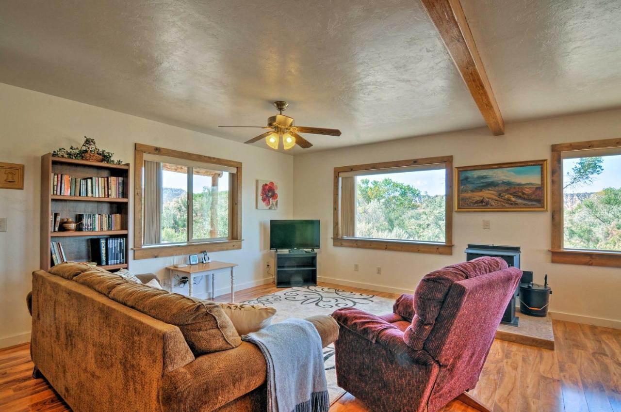 Cozy Henrieville Cabin 18 Mi To Bryce Canyon Np! Exterior photo