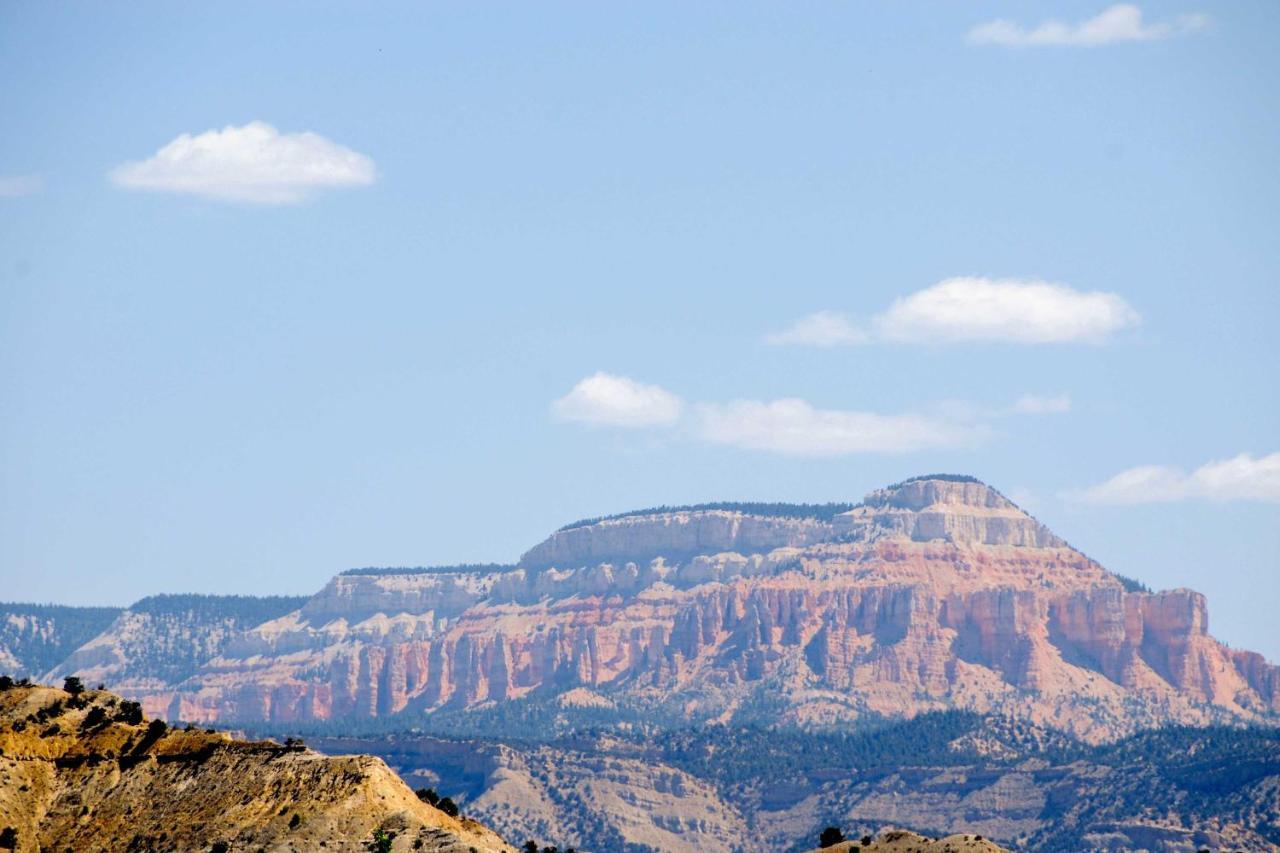 Cozy Henrieville Cabin 18 Mi To Bryce Canyon Np! Exterior photo
